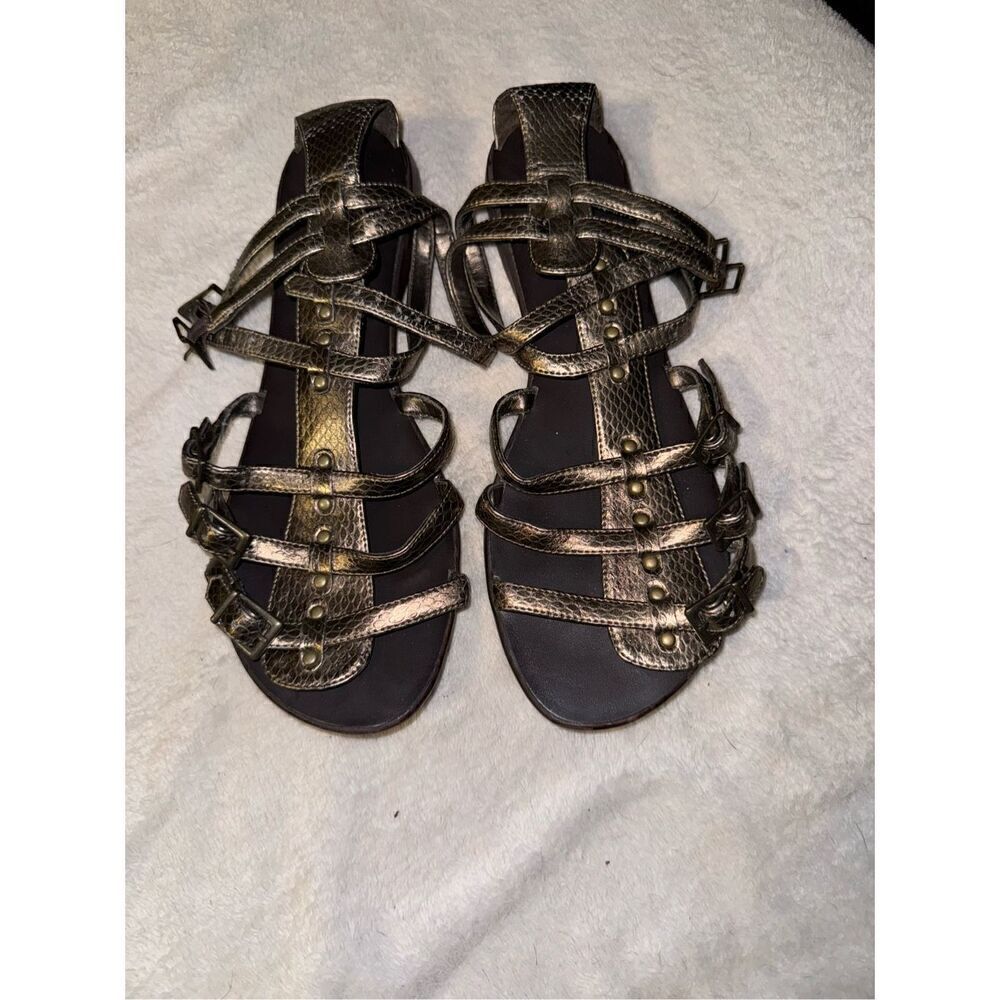 Mossimo strappy sandals size 8